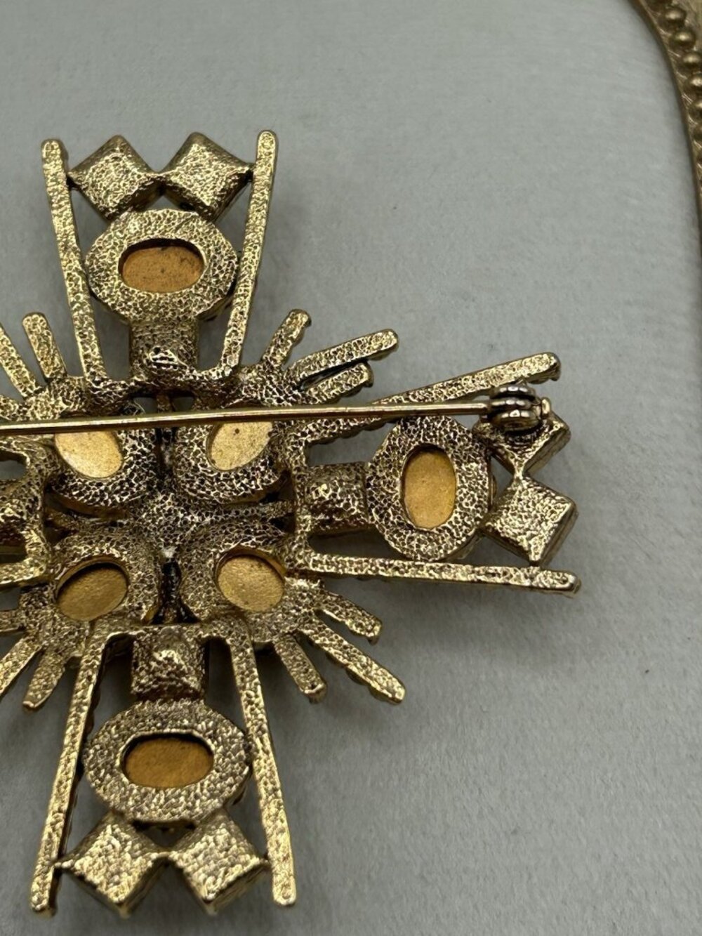 BYZANTINE MALTESE Cross Brooch Gold Tone Pink Red Purple Violet Cabochon Crystal - Picture 10 of 14